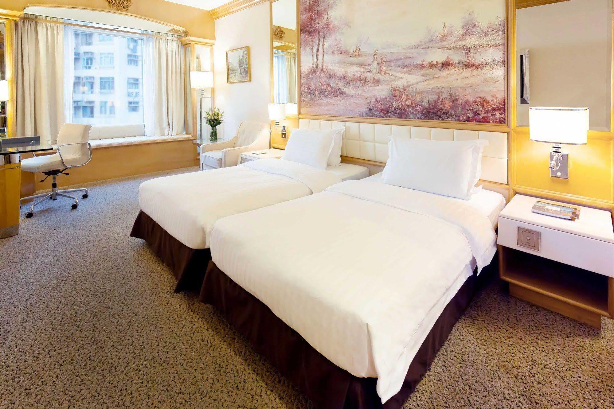 เรกัล โฮเต็ล โรงแรม 5*